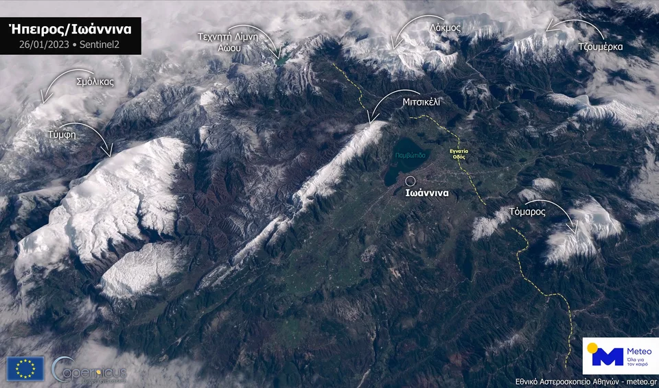 «Άσπρισαν» τα χιονοδρομικά μετά τα χιόνια που έπεσαν (βίντεο)