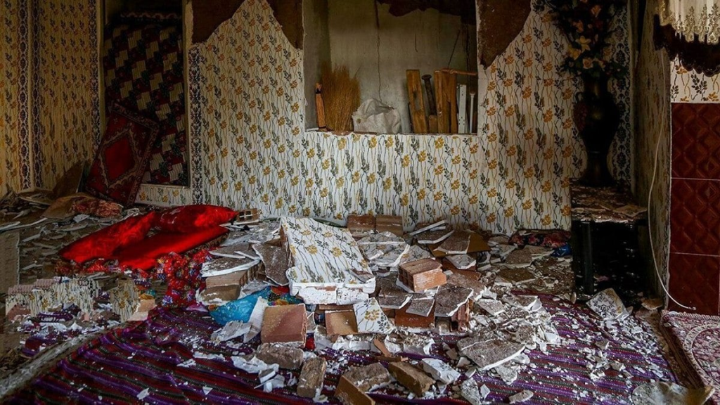 Σεισμός στα σύνορα Τουρκίας – Ιράν: Τρεις νεκροί και πάνω από 800 τραυματίες (βίντεο)