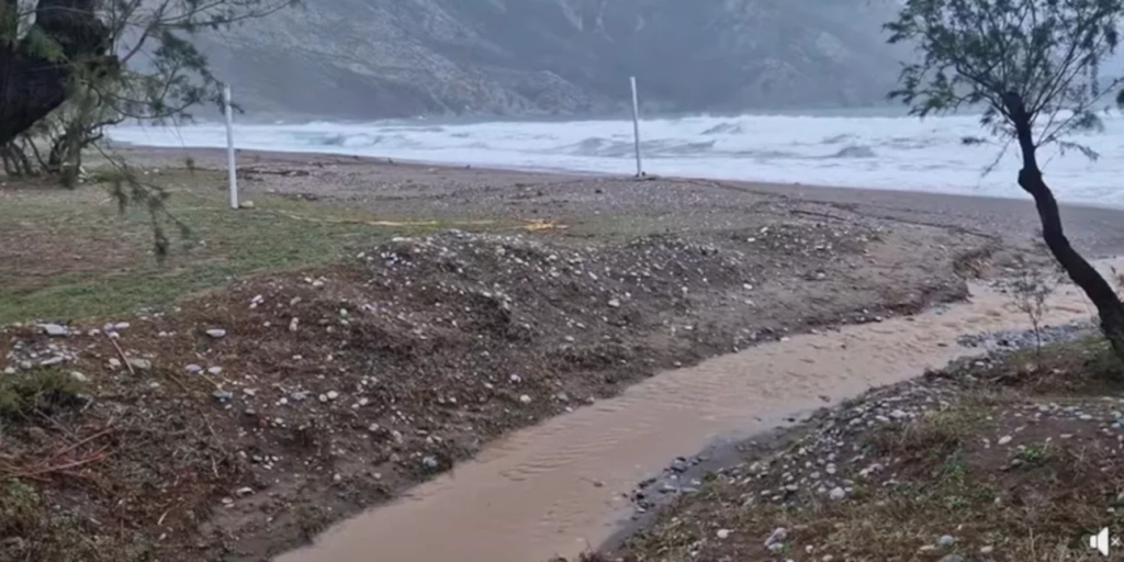 Η κακοκαιρία «χτύπησε» την Τήλο: Πολλές οι καταστροφές από το χαλάζι – «Κάηκαν» τα οπωροφόρα (βίντεο)