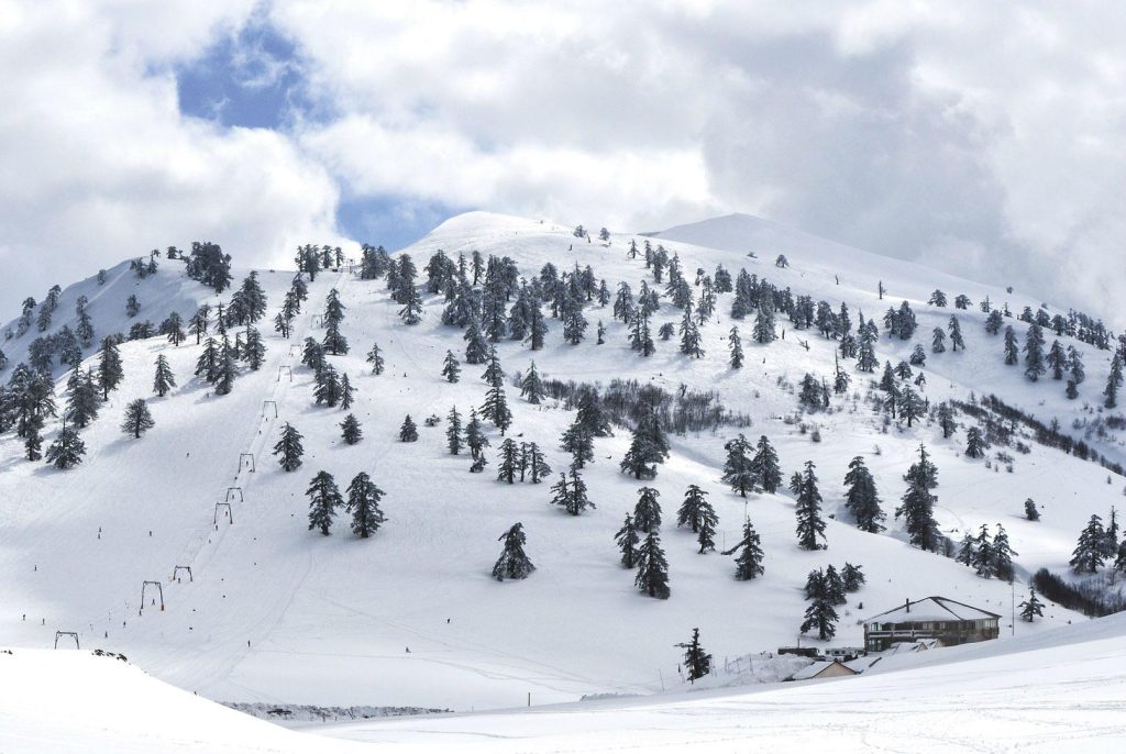 Το αδιαχώρητο στα χιονοδρομικά σε Βασιλίτσα και Ανήλιο