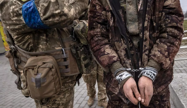 Ουκρανοί αιχμάλωτοι στο Ούγκλενταρ λαμβάνουν φροντίδα από τον ρωσικό στρατό (βίντεο)