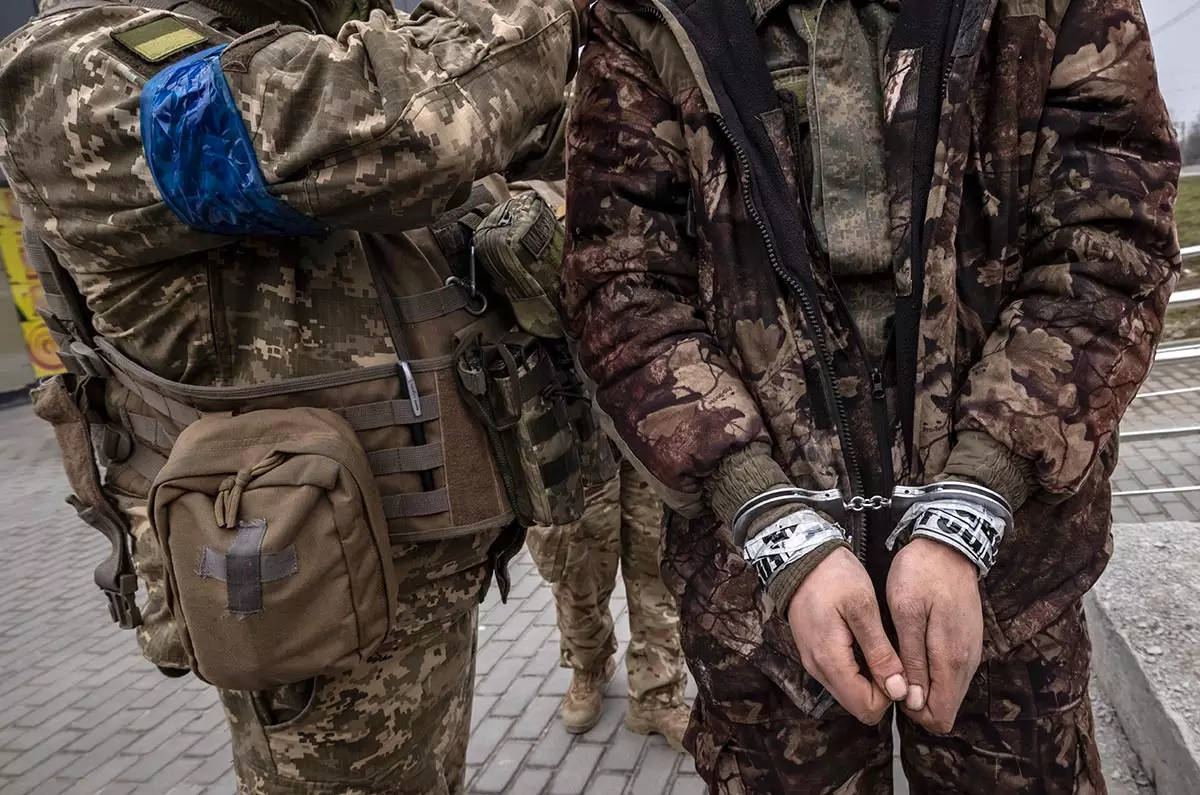 Ουκρανοί αιχμάλωτοι στο Ούγκλενταρ λαμβάνουν φροντίδα από τον ρωσικό στρατό (βίντεο)
