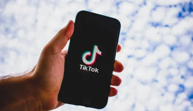 Όλα στημένα: Yπάλληλοι του TikTok μπορούν να επιλέξουν αν ένα βίντεο θα γίνει viral