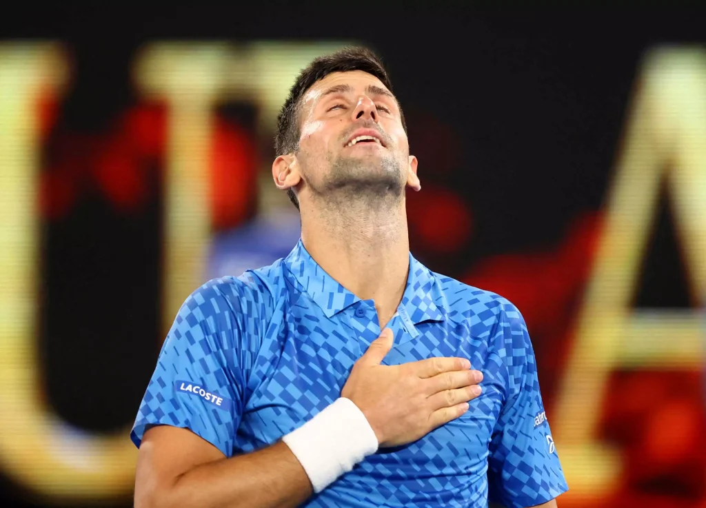 Νόβακ Τζόκοβιτς: Σκαρφάλωσε στην κερκίδα και ξέσπασε σε κλάματα μετά την νίκη του (βίντεο)