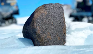 Ανταρκτική: Ανακαλύφθηκε μετεωρίτης που αποτελείται από το αρχαιότερο υλικό του ηλιακού συστήματος (βίντεο)