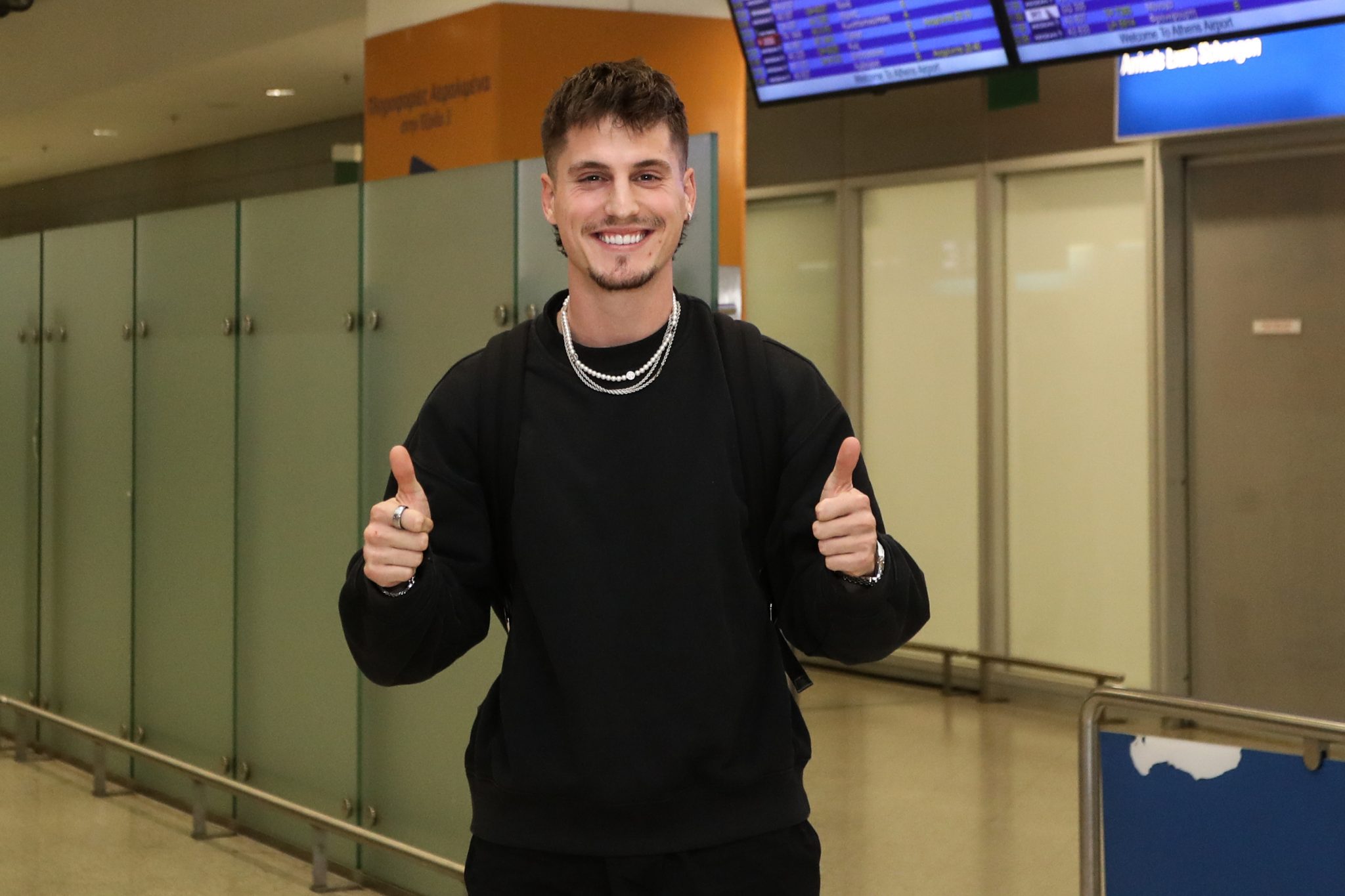 Ελληνικό Πρωτάθλημα: Έφτασε στην Ελλάδα για τον Ολυμπιακό ο Σέρχι Κανός