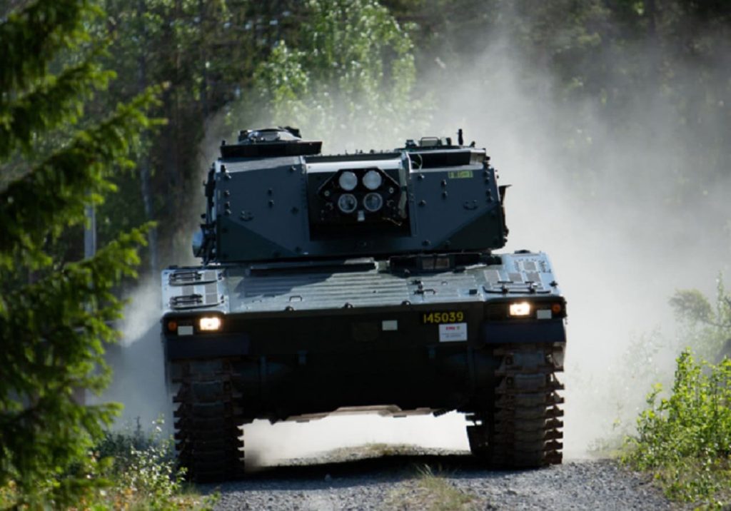 Σουηδία: Προχωρά στην προμήθεια 20 επιπλέον αυτοκινούμενων όλμων CV-90 Mjolner των 120 χιλιοστών