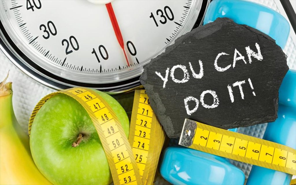 Οι 4+1 μικρές καθημερινές συνήθειες που θα σας βοηθήσουν να χάσετε βάρος