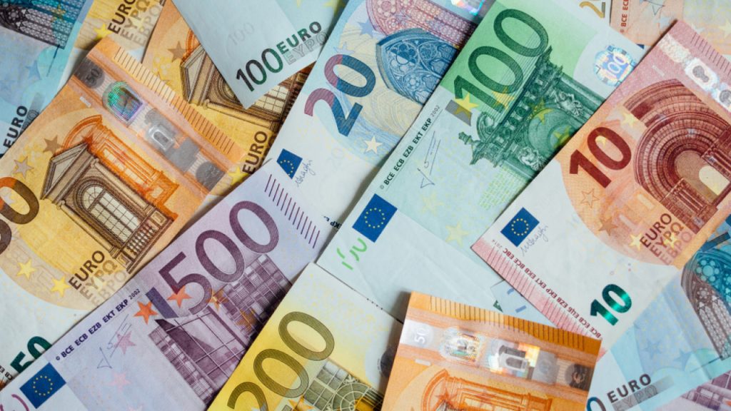 ΕΚΤ: Το 2022 αποσύρθηκαν από την κυκλοφορία περίπου 376.000 πλαστά χαρτονομίσματα του ευρώ