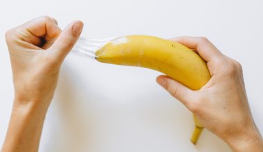 ΗΠΑ: 34χρονος πήγε στο νοσοκομείο επειδή έφαγε μπανάνα… τυλιγμένη σε προφυλακτικό (φωτο)
