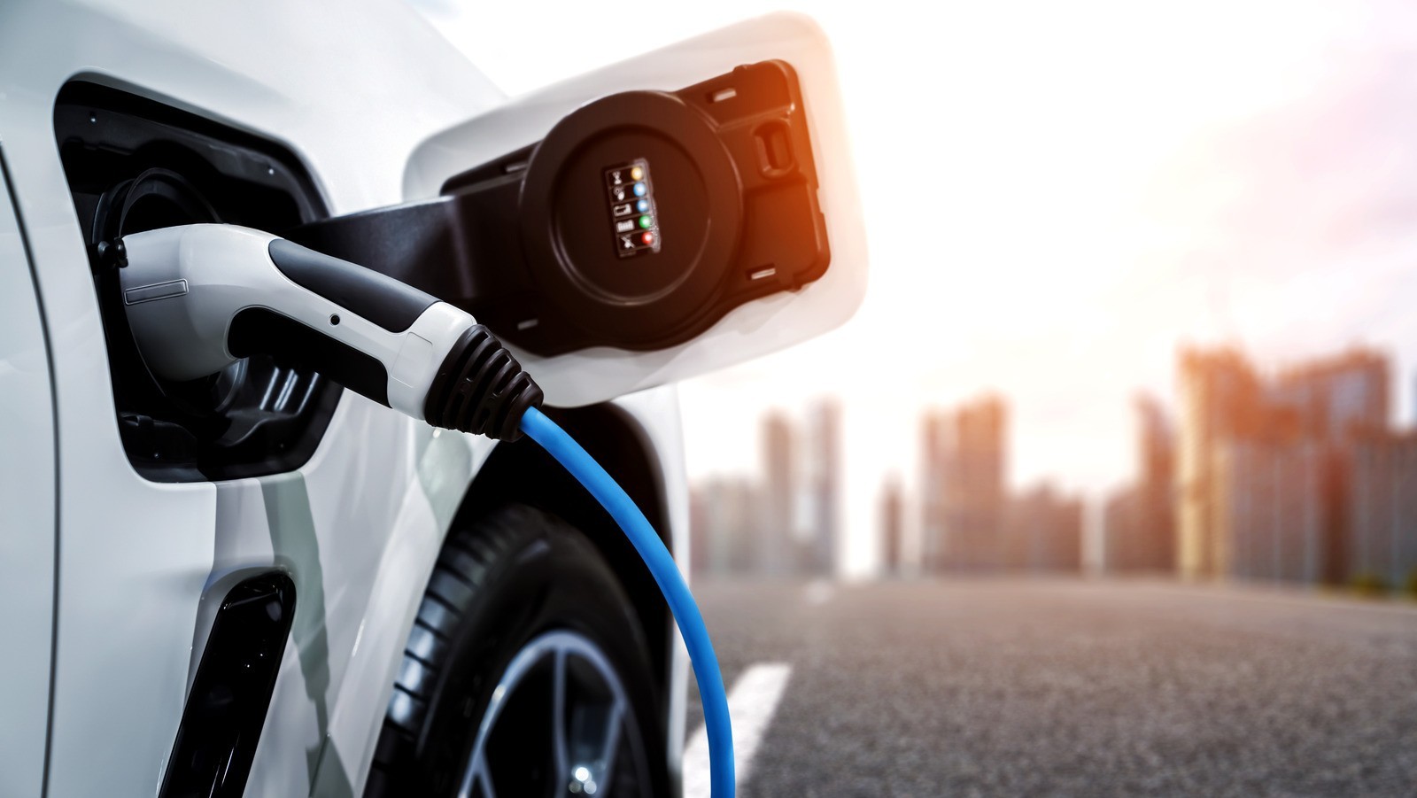 Ηλεκτρικά αυτοκίνητα: Επιστήμονες αποκάλυψαν ότι έχουν βρει τη λύση για την ταχεία φόρτιση της μπαταρίας.