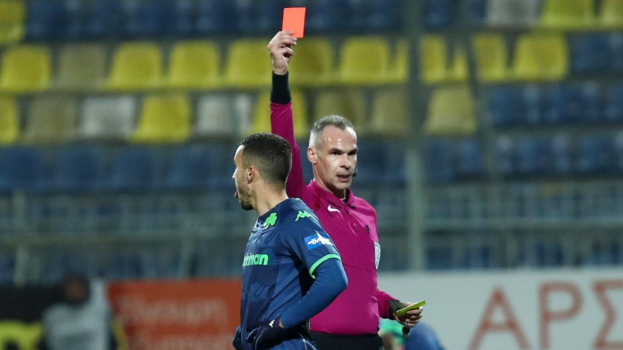 Παναθηναϊκός: Πρόστιμο 20.000 ευρώ στον Κουρμπέλη για την κόκκινη κάρτα στο ματς με τον Αστέρα Τρίπολης
