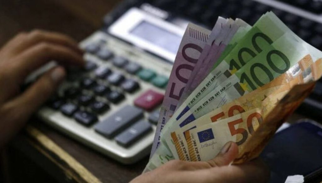 Eπιστρεπτέα προκαταβολή: Παράταση για την προθεσμία εξετάζει το ΥΠΟΙΚ