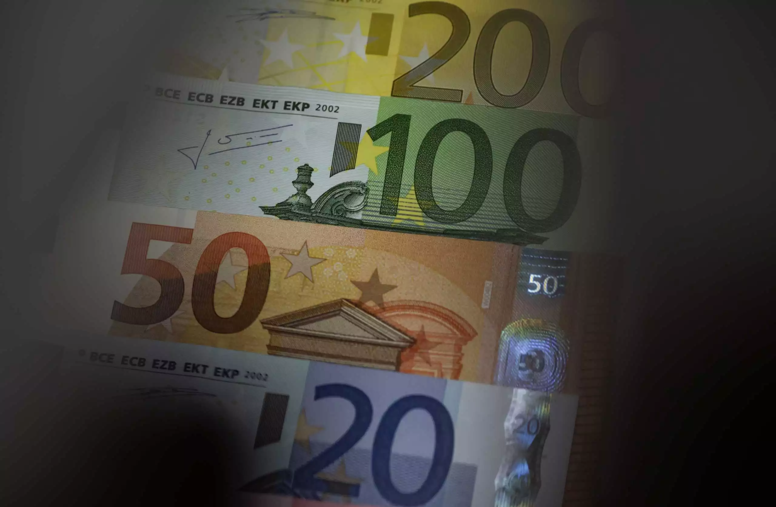 Αποζημίωση 100 ευρώ για κάθε μήνα καθυστέρησης στην έκδοση επικουρικής σύνταξης