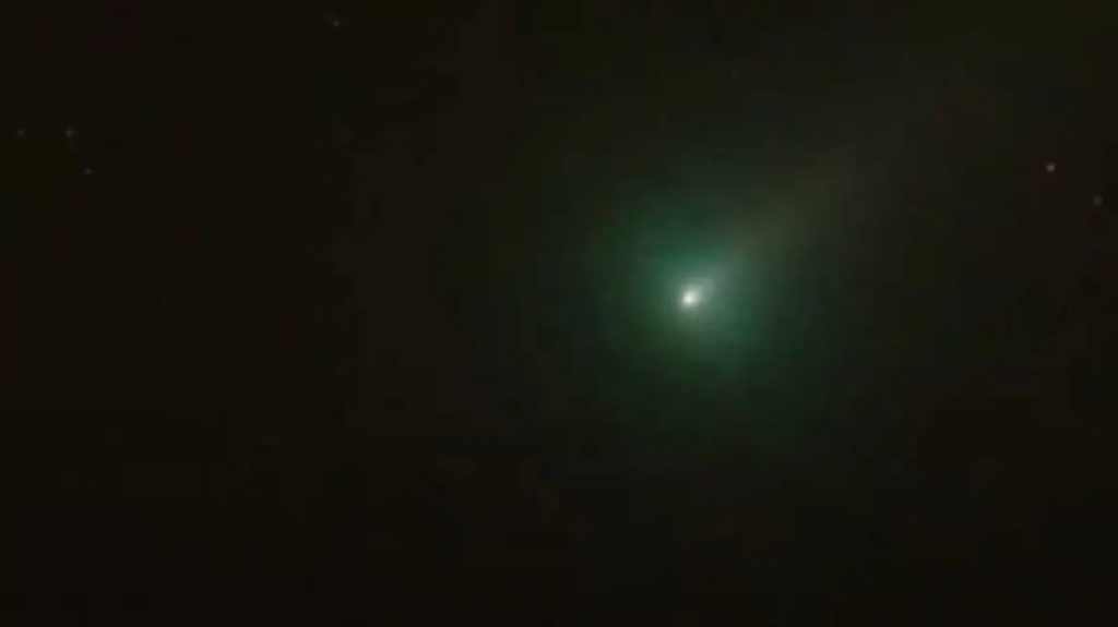 Σε live streaming το ιστορικό πέρασμα του «εξωτικού» πράσινου κομήτη από τη Γη
