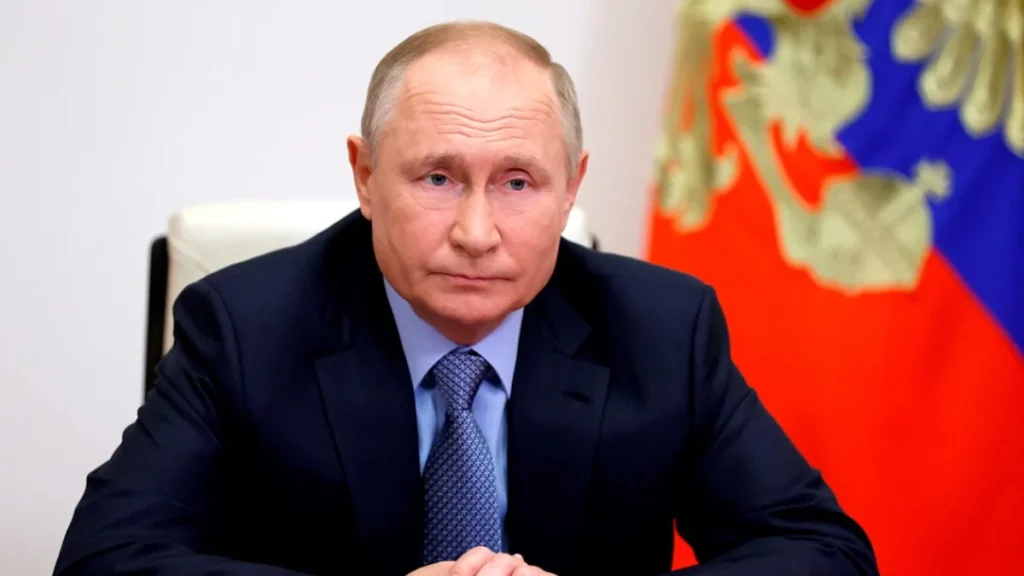 Ο Βλαντιμίρ Πούτιν υποδέχθηκε με αγκαλιές 8χρονο κορίτσι στο Κρεμλίνο