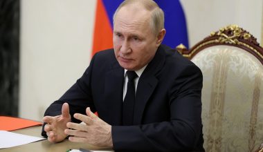 Κίεβο: «Ο Β.Πούτιν διέταξε την απελευθέρωση ολόκληρου του Ντονμπάς (Λουγκάνσκ και Ντονιετσκ) μέχρι τέλη Φεβρουαρίου»