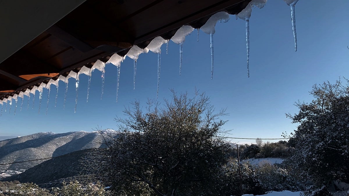 «Σφάζονται» οι μετεωρολόγοι: «Έρχεται έκτακτο δελτίο καιρού από την ΕΜΥ για χιόνια και παγετό» – «Αύριο θα ξέρουμε»