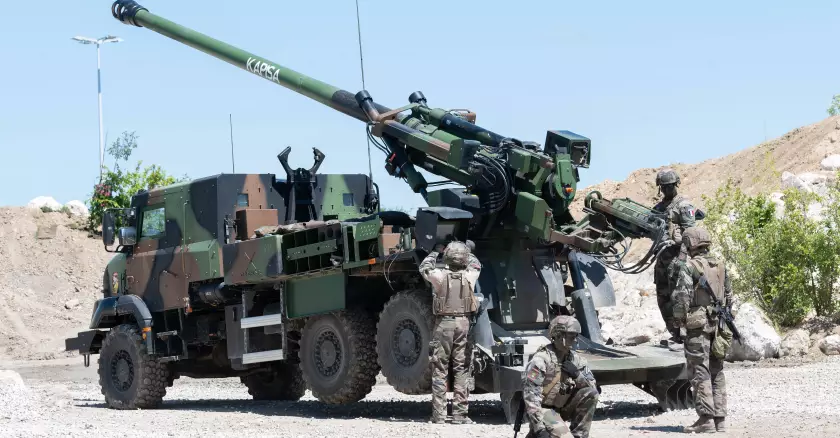 Το σύνολο των Α/Κ πυροβόλων CAESAR που παράγει η γαλλική βιομηχανία θα στέλνεται στην Ουκρανία κατά των Ρώσων