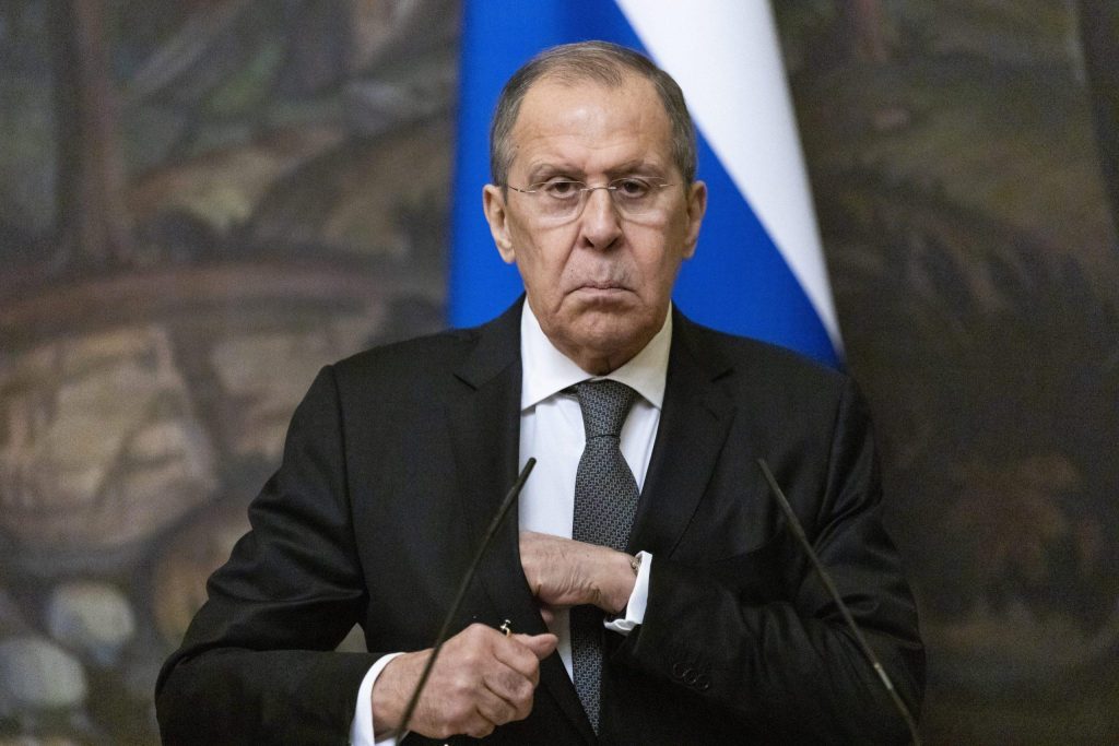 Σ.Λαβρόφ: «Η Ρωσία θέλει να τερματιστεί ο πόλεμος αλλά θα απαντήσει στις παραδόσεις όπλων από τη Δύση»