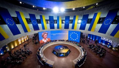 Η Ευρωπαϊκή Ένωση θα υποσχεθεί υποστήριξη στην Ουκρανία αλλά όχι ταχεία ένταξη