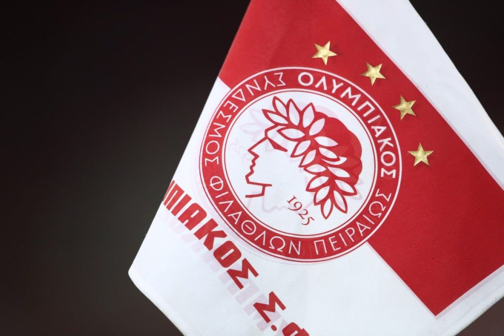 Επιστολή Ολυμπιακού στην UEFA: «Ζητάμε τοποτηρητή για τον Μπένετ ή αντικατάστασή του»