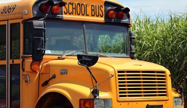 Φλόριντα: Η στιγμή που 9χρονη ξυλοκοπείται άγρια μέσα σε σχολικό λεωφορείο (βίντεο)