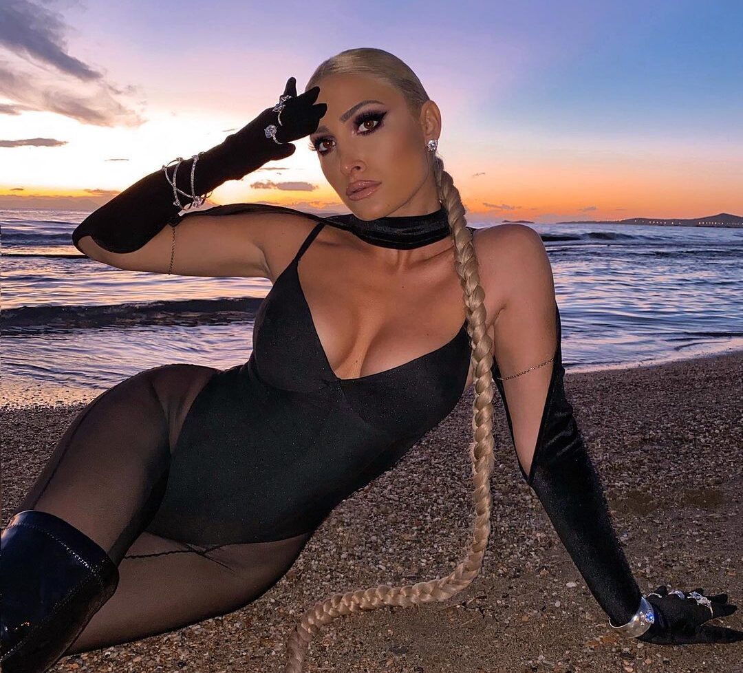 Ιωάννα Τούνη: «Ξέρω δεν είναι αστείο που κλαίει το μωρό μου, αλλά νομίζω αλήθεια ότι έχει αισθητήρες» (βίντεο)