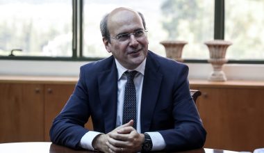 Κ.Χατζηδάκης: «Ο κ.Τσίπρας πριν τις εκλογές θα τάξει και κάνα οικοπεδάκι»