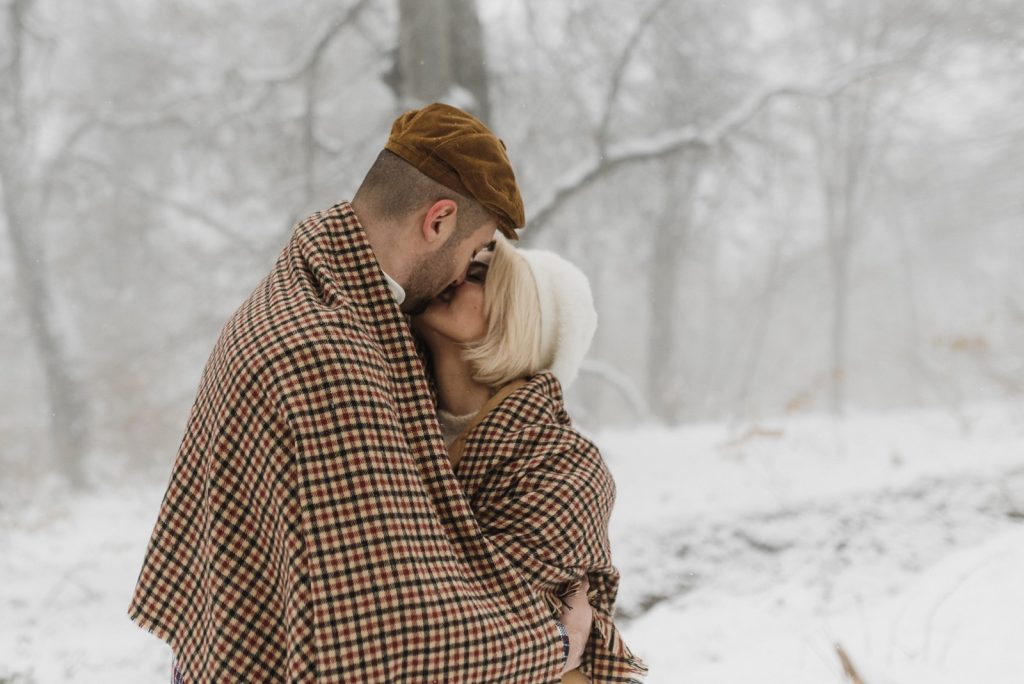 Δείτε πώς να ντυθείτε σωστά στο κρύο και στα χιόνια – Τι να φορέσετε