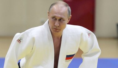 Διαφωνία στις…  ιατρικές γνωματεύσεις για τον Πούτιν – Λονδίνο: «Έχει  Πάρκινσον» – Κίεβο: «Όχι έχει καρκίνο»