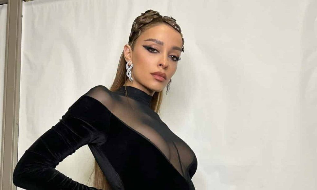 Ελένη Φουρέιρα: Ποζάρει στο γυμναστήριο με… γόβες λίγο πριν γεννήσει (φώτο)