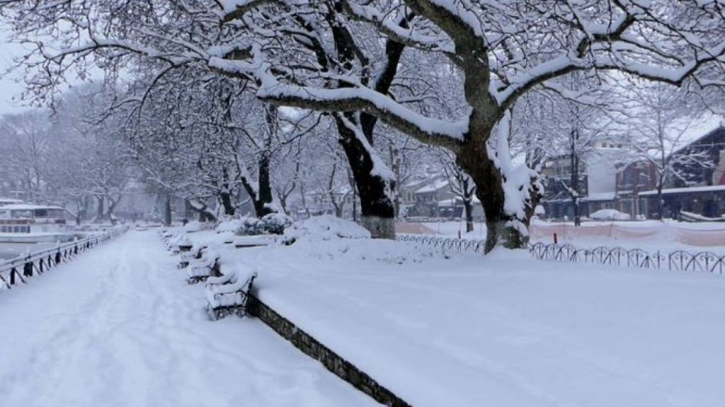 Κακοκαιρία «Μπάρμπαρα»: Κλειστά αύριο τα εμπορικά καταστήματα στη βόρεια Αττική