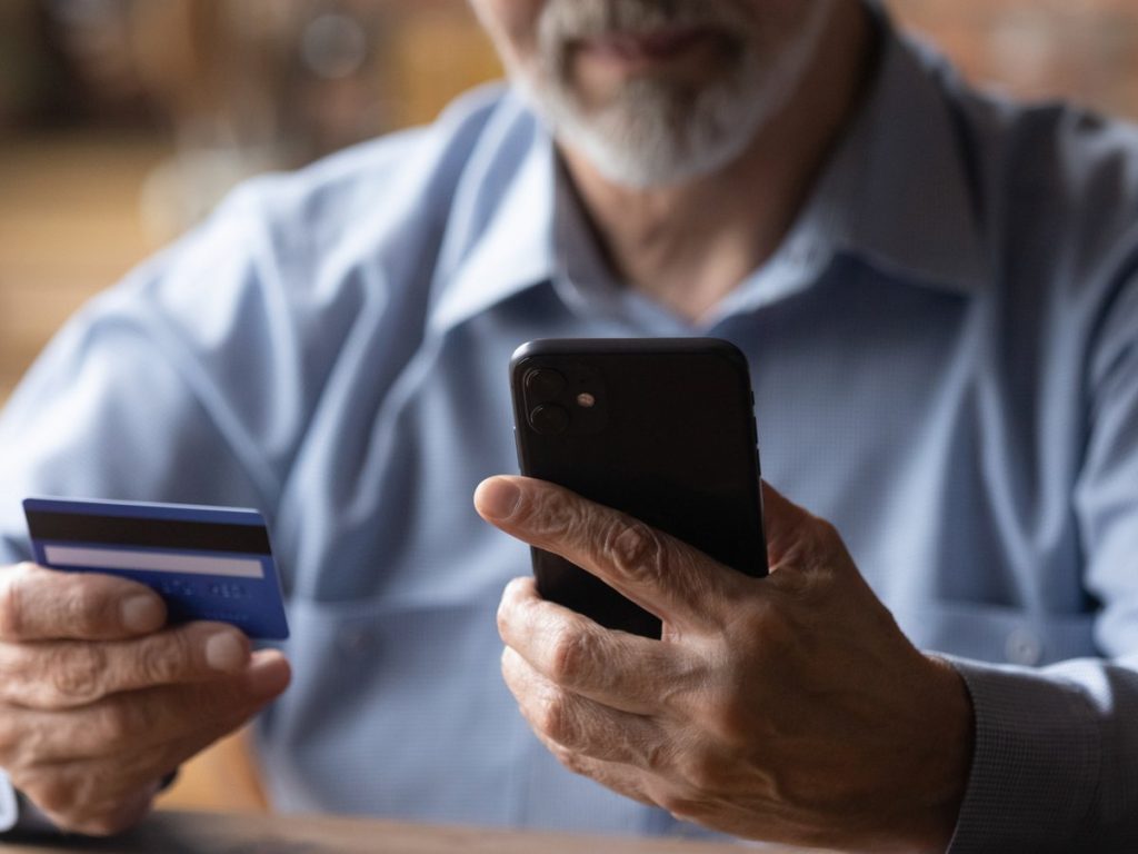 Νέα τηλεφωνική απάτη: Προσποιούνται λογιστές του ΔΕΔΔΗΕ και ζητούν λογαριασμούς για να καταθέσουν το Power Pass