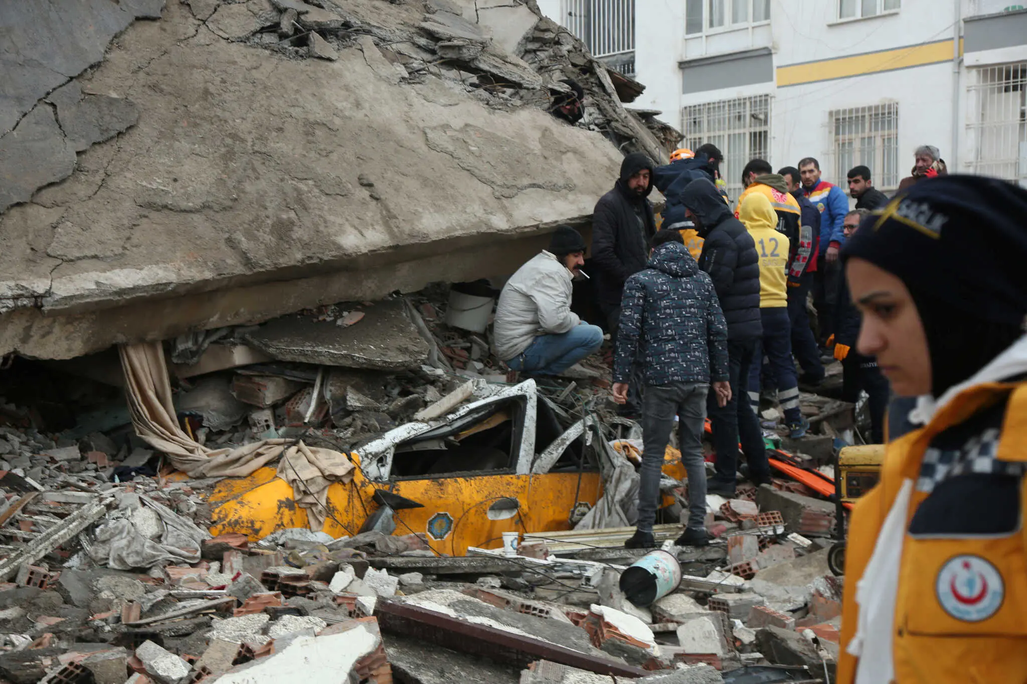 Ρ.Τ.Ερντογάν για τον ισχυρό σεισμό στην Τουρκία: 912 οι νεκροί – Πάνω από 5.300 οι τραυματίες