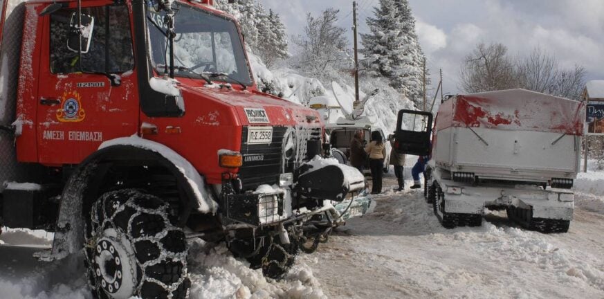 Επιχείρηση απεγκλωβισμού 30 ατόμων από ξενώνα στην Αιγιάλεια