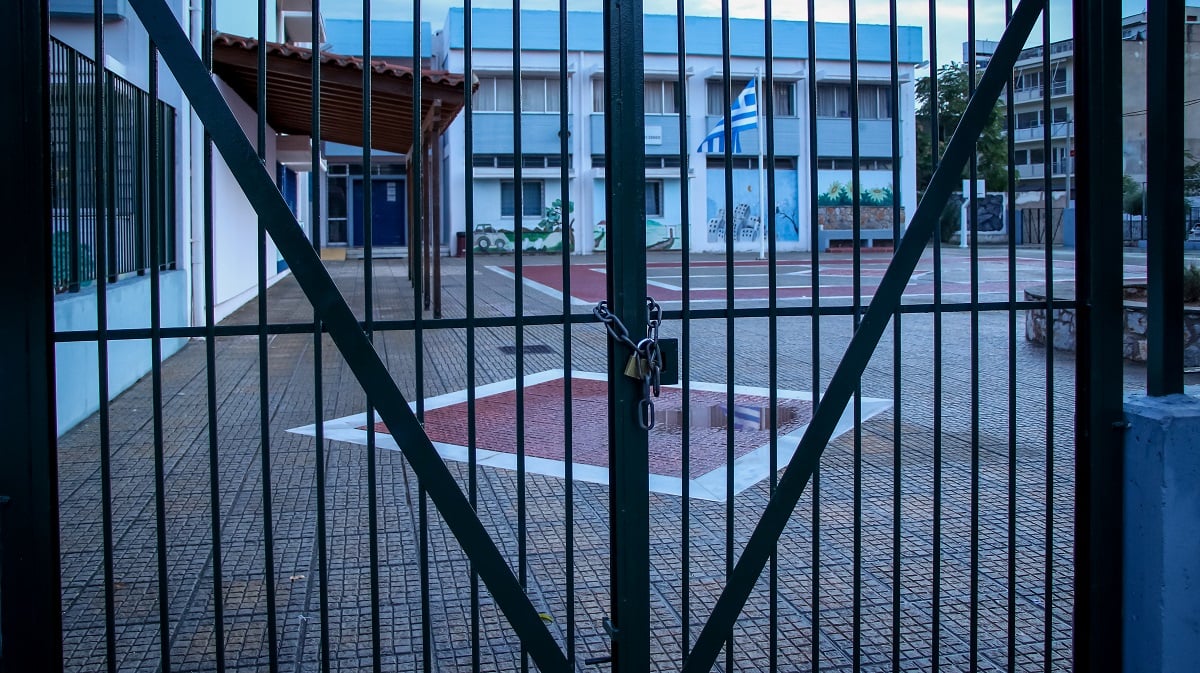 Κακοκαιρία «Μπάρμπαρα»: Ποια σχολεία θα είναι κλειστά στην Αττική και την Τετάρτη