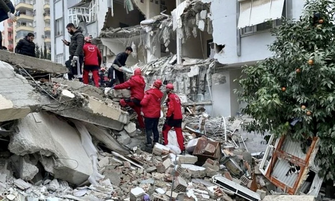 Σεισμολόγος για Τουρκία: «Η ενέργεια του σεισμού θα μπορούσε να τροφοδοτήσει τη Νέα Υόρκη για πάνω από 4 μέρες»!