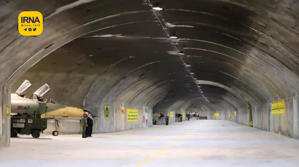 Το Ιράν παρουσίασε την υπόγεια βάση μαχητικών αεροσκαφών: «Έχουμε πολλές ακόμα» (βίντεο)