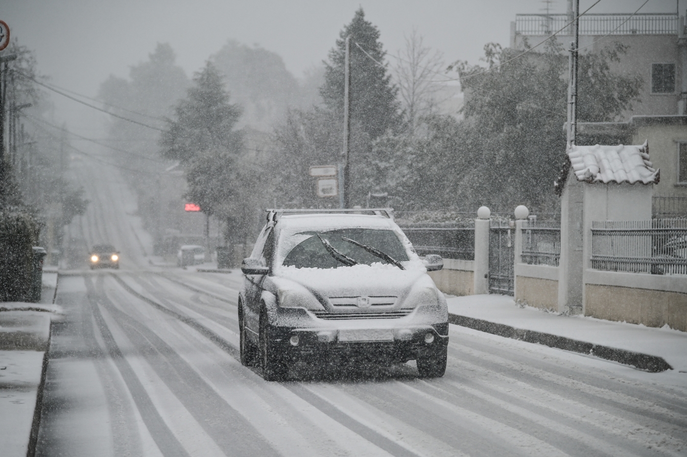 Δείτε αναλυτικά τι πρέπει να προσέχουμε κατά την οδήγηση στο χιόνι ή στον πάγο