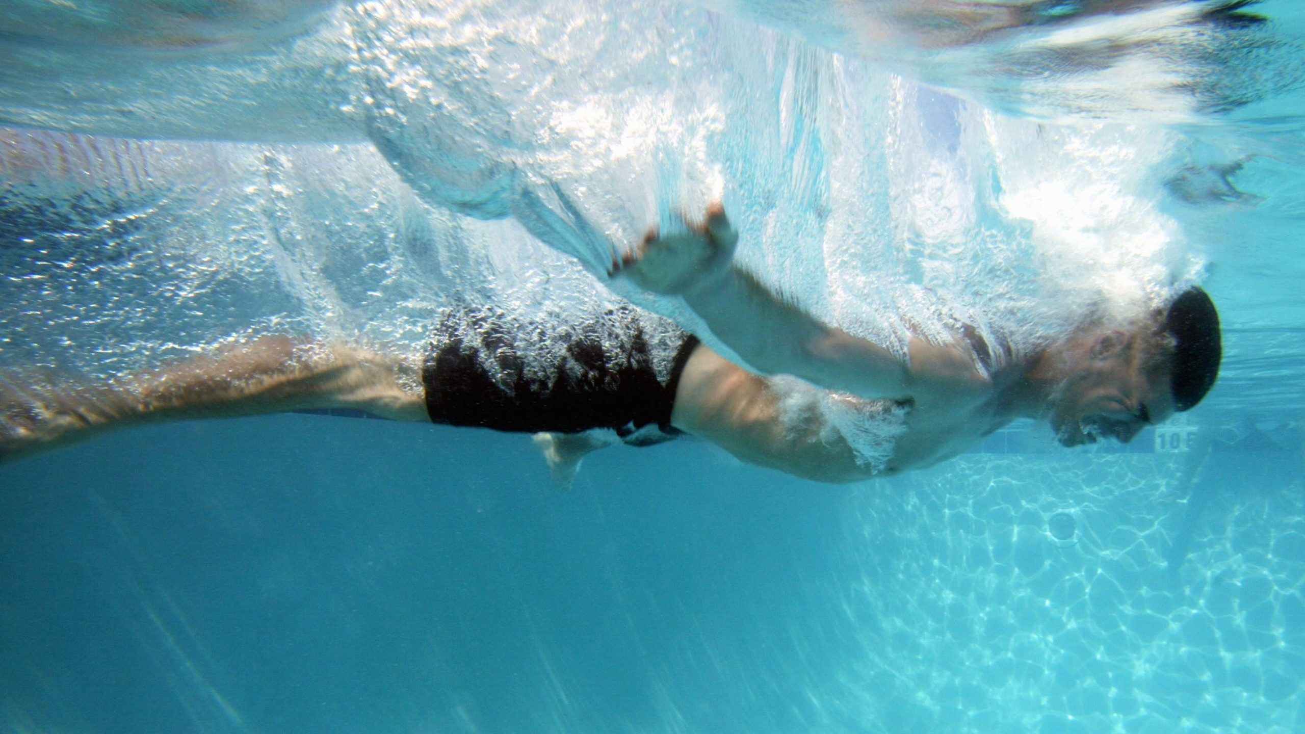 Η «κατάδυση θανάτου»: Η νέα επικίνδυνη τάση που κάνει «θραύση» στο TikTok (βίντεο)