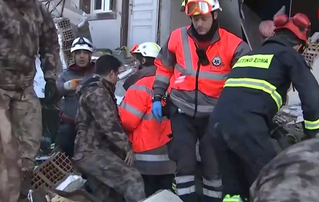 Το «ευχαριστώ» της 20χρονης Αϊρίν στην ΕΜΑΚ που την διέσωσε μετά από 50 ώρες στα συντρίμμια