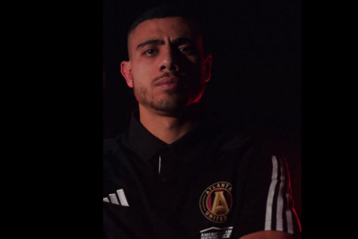 Η Ατλάντα Γιουνάιτεντ ανακοίνωσε την απόκτηση του Γιώργου Γιακουμάκη με βίντεο… αεροπειρατείας