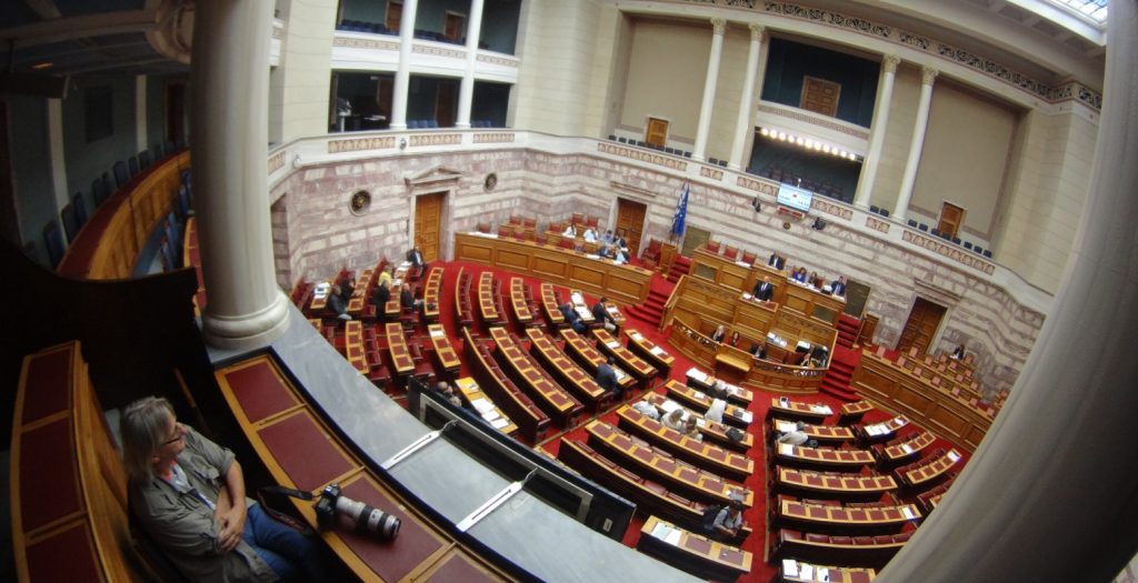 Βουλή: Ενός λεπτού σιγή στην Ολομέλεια για τον θάνατο του Μανούσου Βολουδάκη