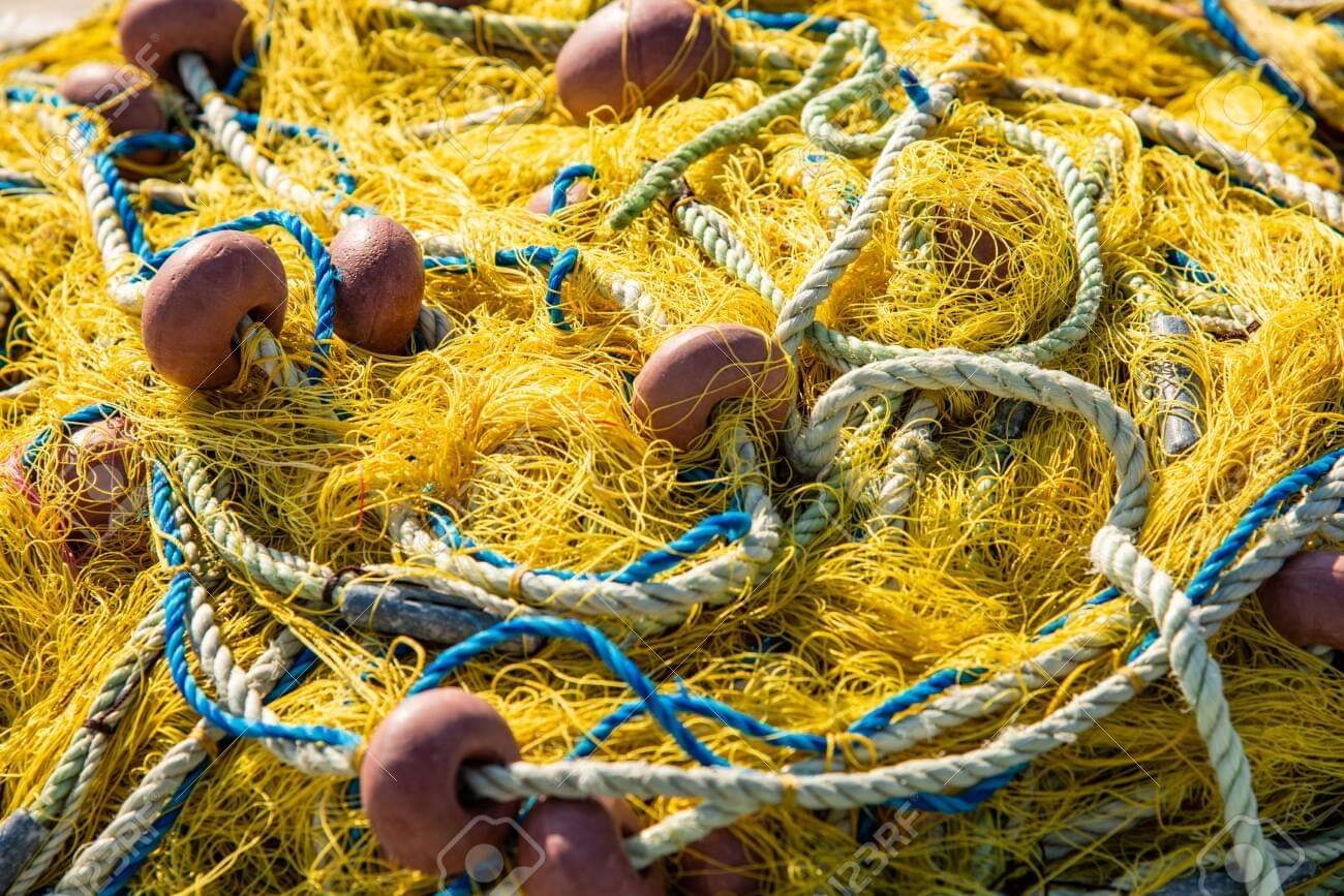 Αχαϊα: Συνελήφθησαν δύο άνδρες που πήγαν για ψάρεμα με εκρηκτικά στην παραλία της Καλόγριας