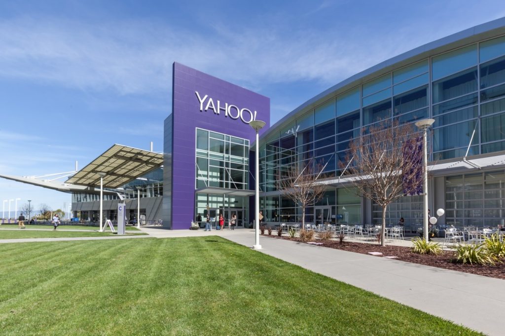 Η Yahoo ετοιμάζεται να απολύσει πάνω από το 20% των υπαλλήλων της