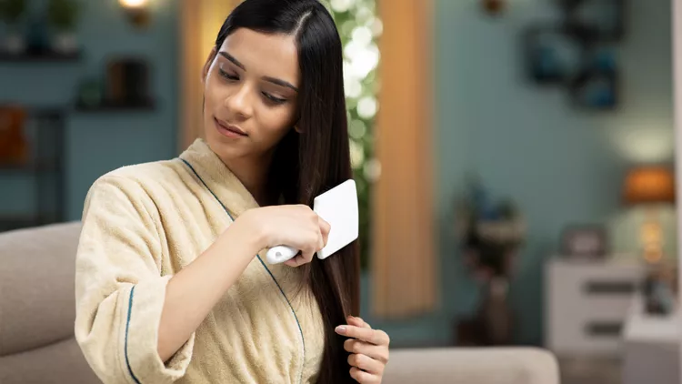 Κι όμως αυτό το skincare συστατικό μπορεί να κάνει «θαύματα» στα μαλλιά σου