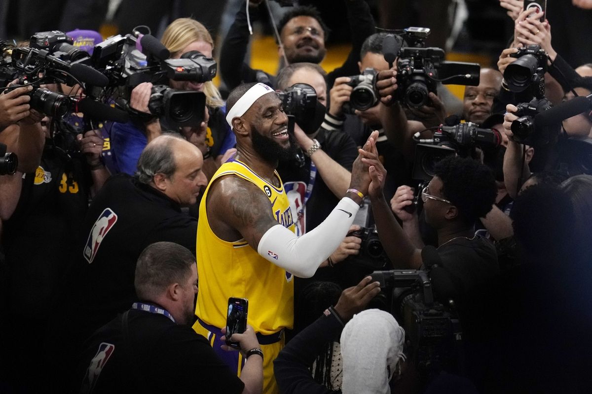 Ο Λεμπρόν Τζέιμς γιόρτασε την πρώτη θέση των σκόρερ στο NBA με… δύο κατσίκες (φωτό)