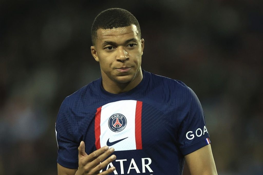 Δέκα μήνες φυλάκιση σε Γάλλο που υποδύθηκε τον… πατέρα του Κιλιάν Εμπαπέ