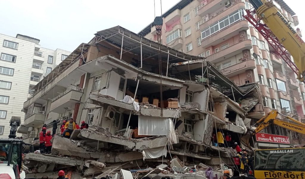 Καθηγητής Καρύδης για σεισμό στην Τουρκία: «Στην έκρηξη η κατάρρευση είναι ακαριαία δεν έχεις χρόνο για τίποτα»